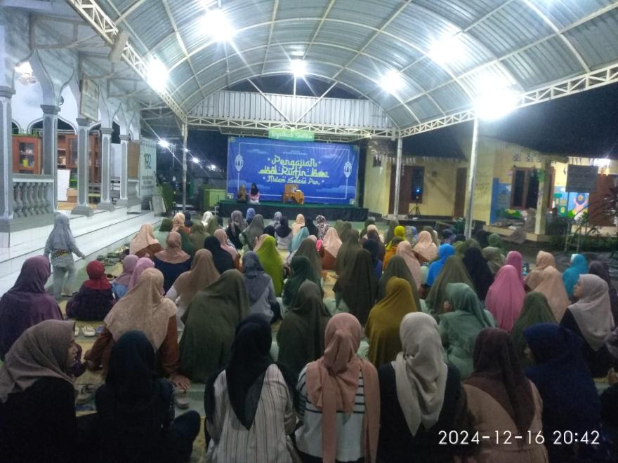 Pengajian Rutin Malam Selasa Pon Masjid Riyadhush Sholihin : Sarana Silaturahmi dan Tolabul ‘Ilmi